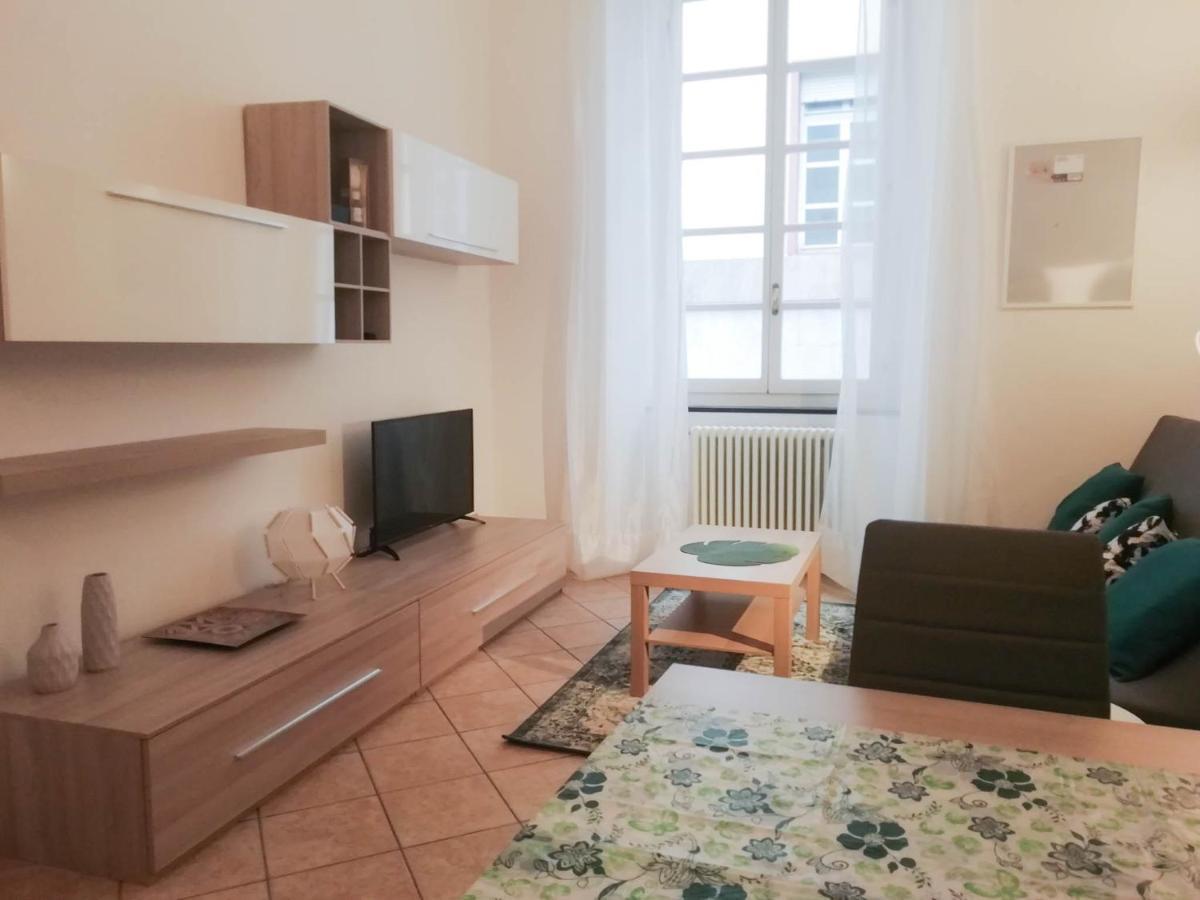 Mistrangelohome 3 - Appartamento In Pieno Centro Савона Экстерьер фото